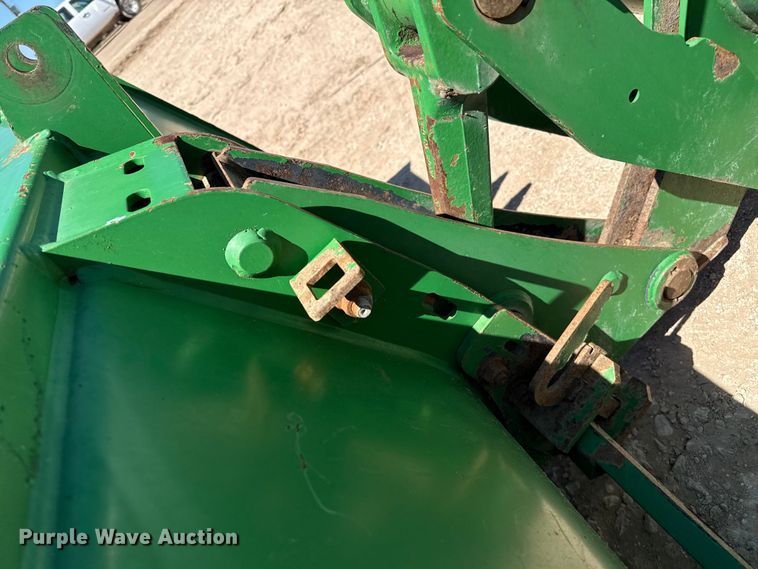 image for item EP0542 2005 John Deere 7820 MFWD tractor