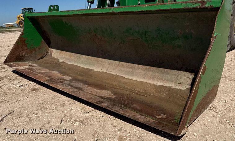 image for item EP0542 2005 John Deere 7820 MFWD tractor