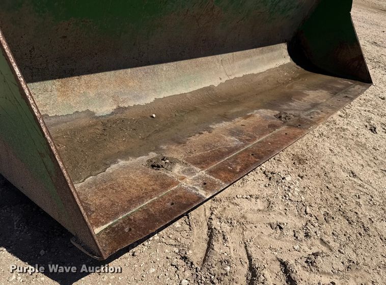 image for item EP0542 2005 John Deere 7820 MFWD tractor