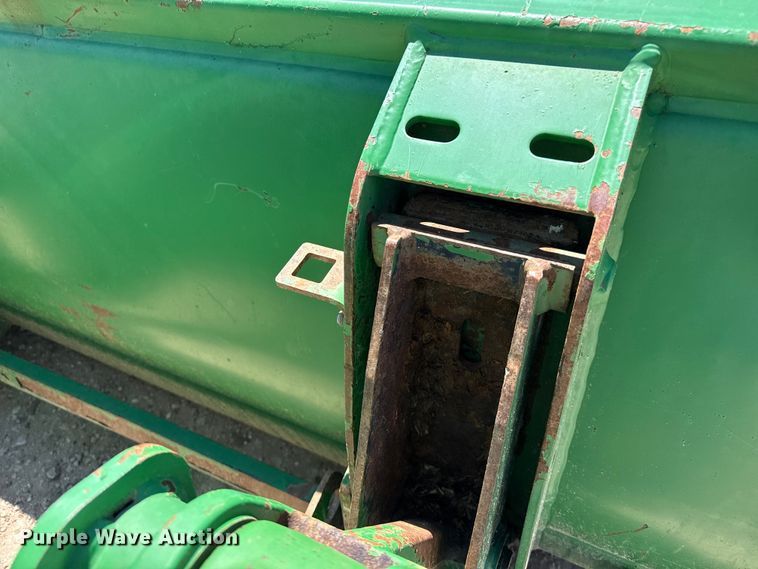 image for item EP0542 2005 John Deere 7820 MFWD tractor