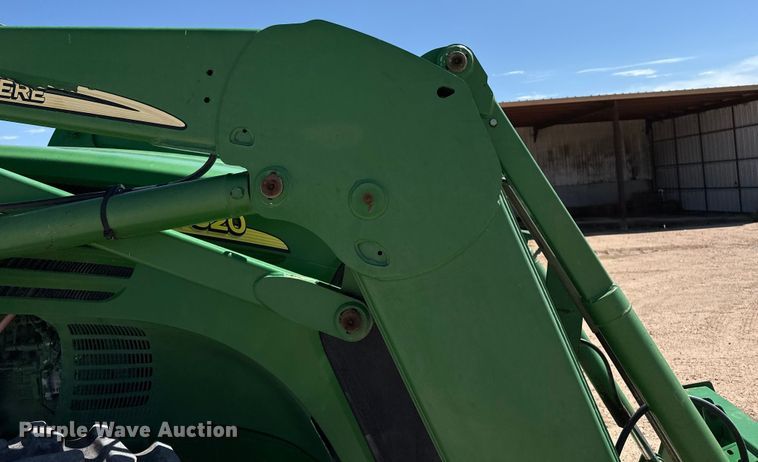 image for item EP0542 2005 John Deere 7820 MFWD tractor