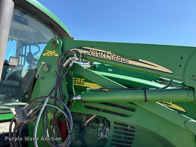 image for item EP0542 2005 John Deere 7820 MFWD tractor