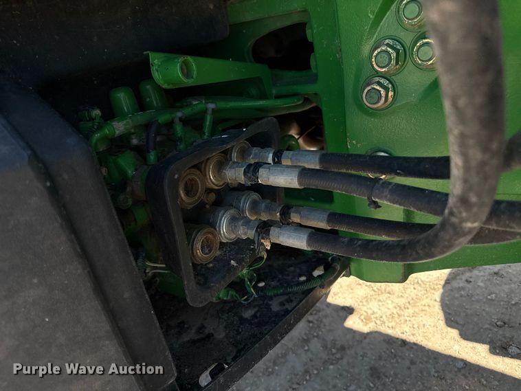 image for item EP0542 2005 John Deere 7820 MFWD tractor