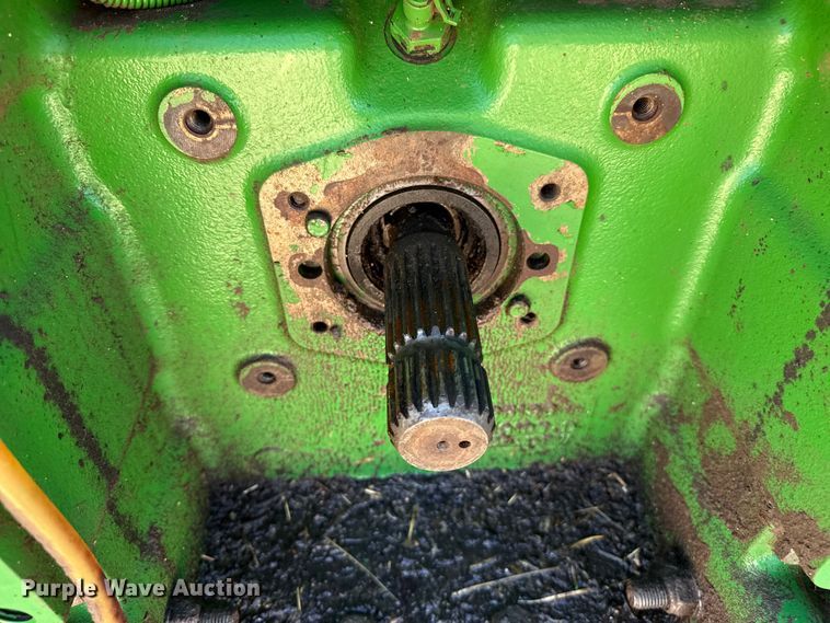 image for item EP0542 2005 John Deere 7820 MFWD tractor