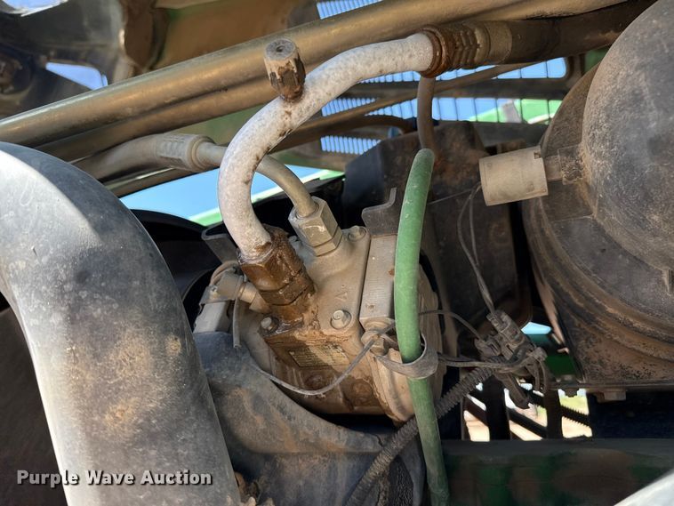 image for item EP0542 2005 John Deere 7820 MFWD tractor