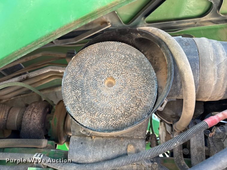 image for item EP0542 2005 John Deere 7820 MFWD tractor