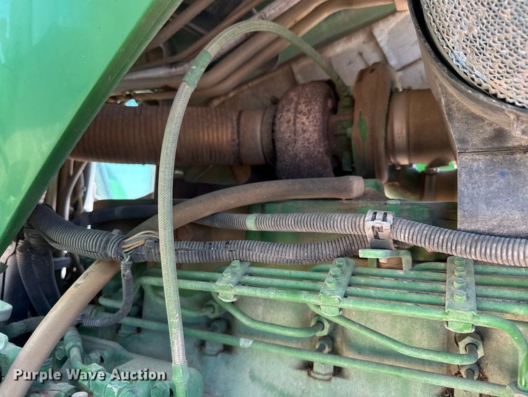 image for item EP0542 2005 John Deere 7820 MFWD tractor