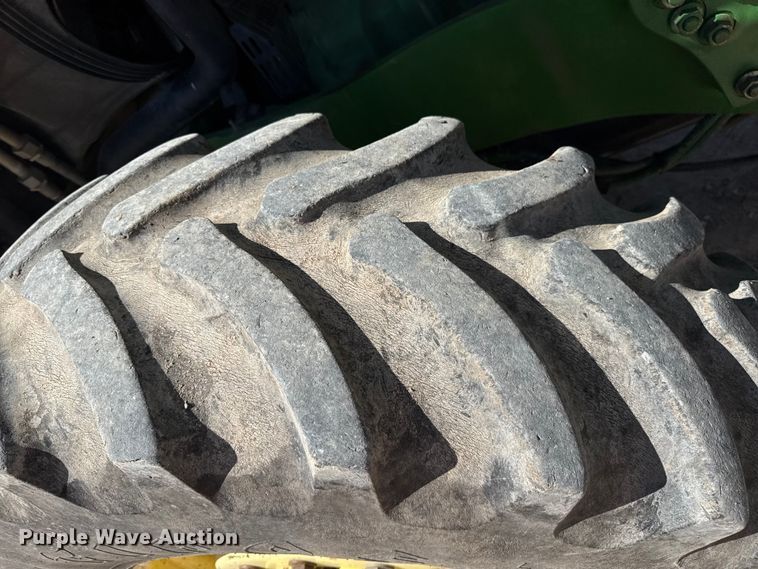 image for item EP0542 2005 John Deere 7820 MFWD tractor