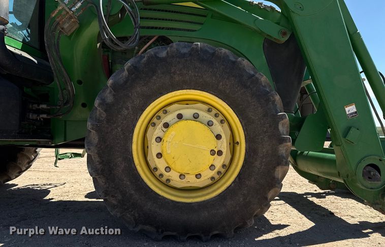 image for item EP0542 2005 John Deere 7820 MFWD tractor