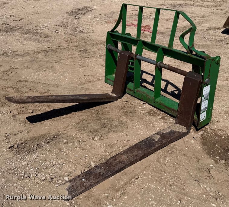 image for item EP0542 2005 John Deere 7820 MFWD tractor