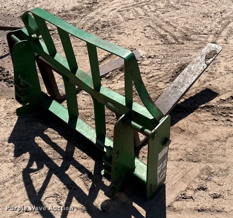 image for item EP0542 2005 John Deere 7820 MFWD tractor