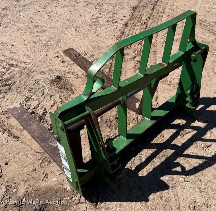 image for item EP0542 2005 John Deere 7820 MFWD tractor