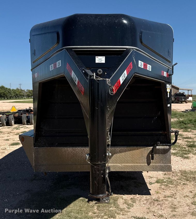 image for item EP0546 2021 Grupo Remolques Del Norte STH6824W14LNR livestock trailer