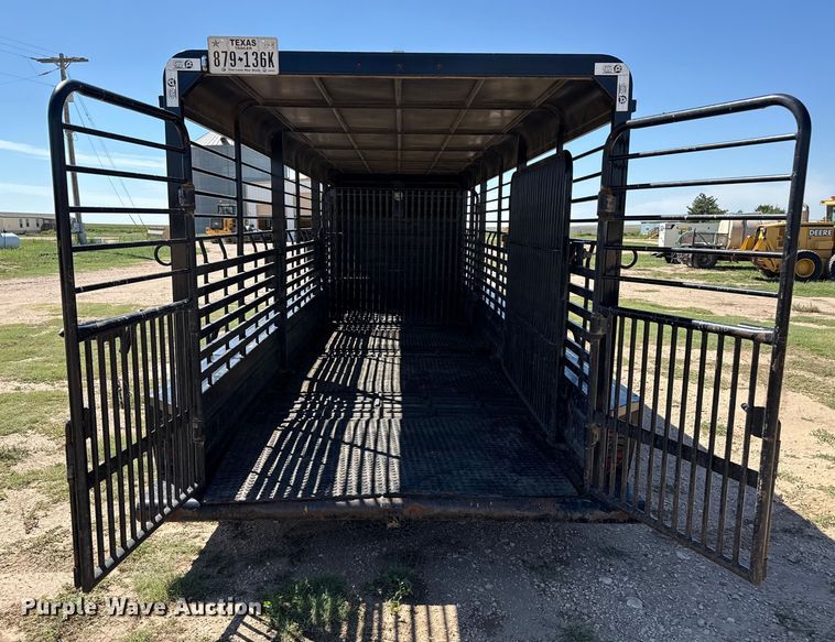 image for item EP0546 2021 Grupo Remolques Del Norte STH6824W14LNR livestock trailer