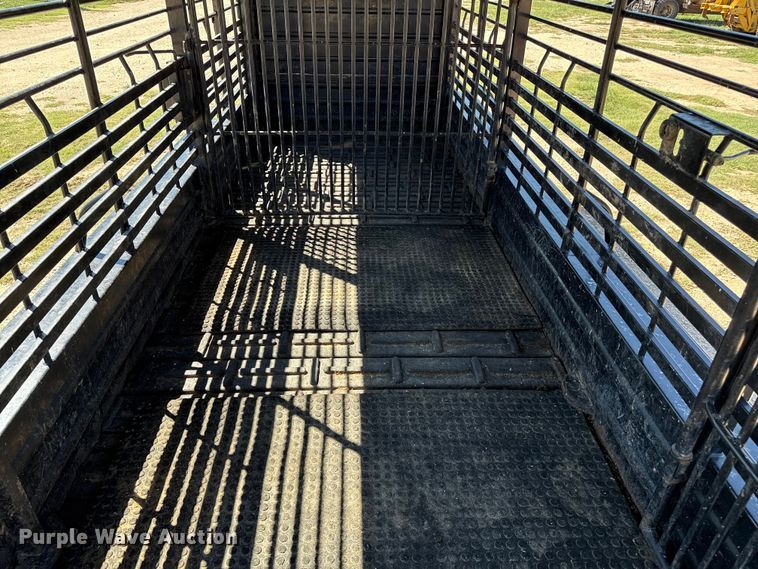 image for item EP0546 2021 Grupo Remolques Del Norte STH6824W14LNR livestock trailer