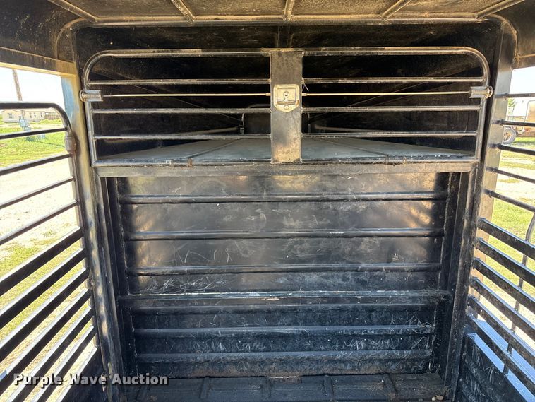 image for item EP0546 2021 Grupo Remolques Del Norte STH6824W14LNR livestock trailer