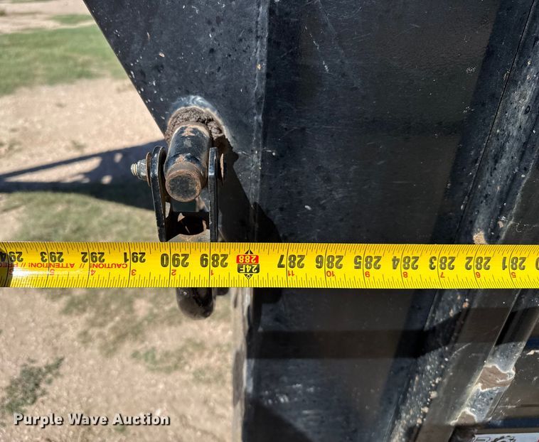 image for item EP0546 2021 Grupo Remolques Del Norte STH6824W14LNR livestock trailer