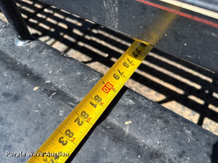 image for item EP0546 2021 Grupo Remolques Del Norte STH6824W14LNR livestock trailer