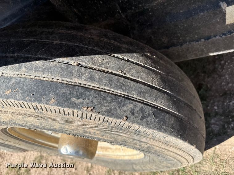 image for item EP0546 2021 Grupo Remolques Del Norte STH6824W14LNR livestock trailer