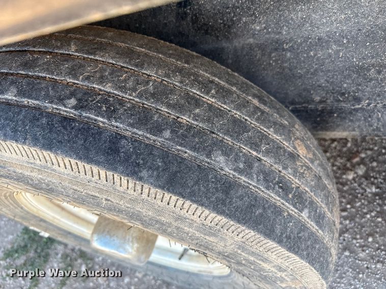 image for item EP0546 2021 Grupo Remolques Del Norte STH6824W14LNR livestock trailer