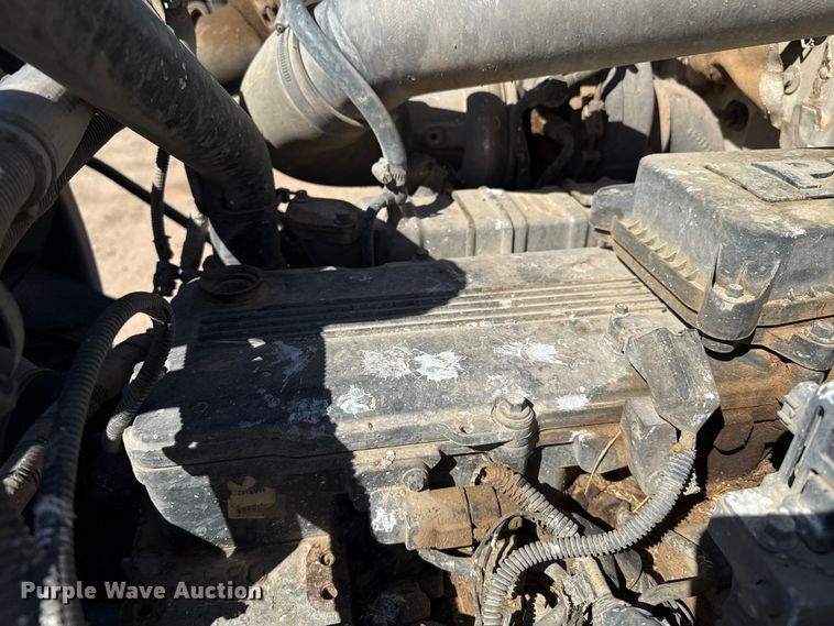 image for item EP0570 2009 Peterbilt 335 feed mixer truck