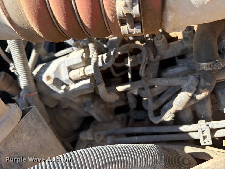 image for item EP0570 2009 Peterbilt 335 feed mixer truck