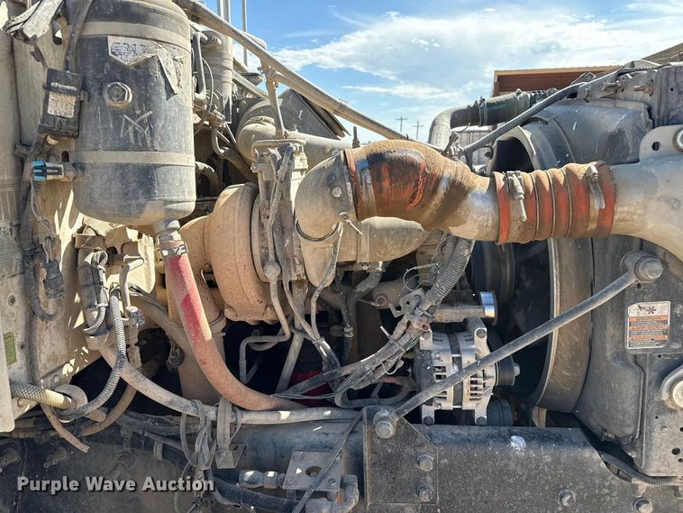 image for item EP0570 2009 Peterbilt 335 feed mixer truck