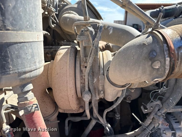 image for item EP0570 2009 Peterbilt 335 feed mixer truck