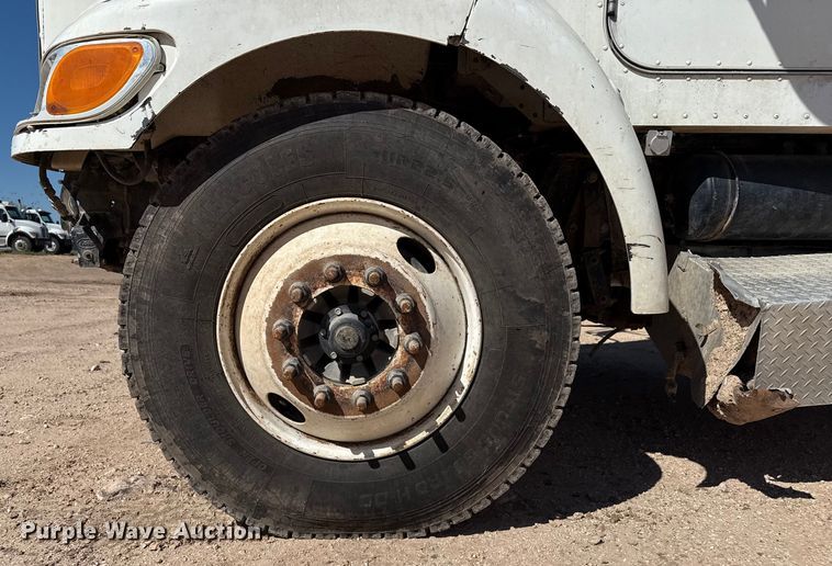 image for item EP0570 2009 Peterbilt 335 feed mixer truck