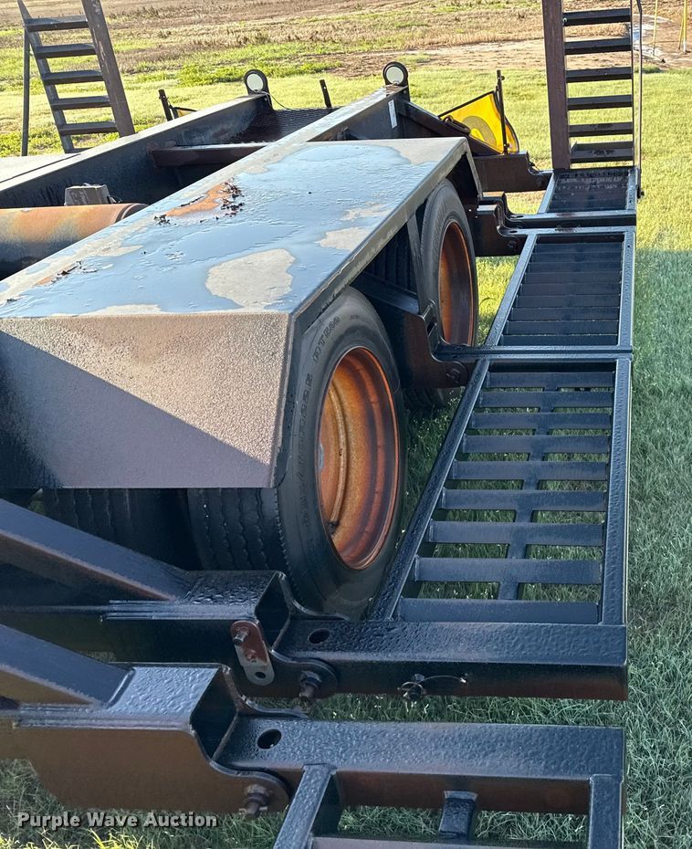 image for item EP0631 2012 B-B sprayer trailer