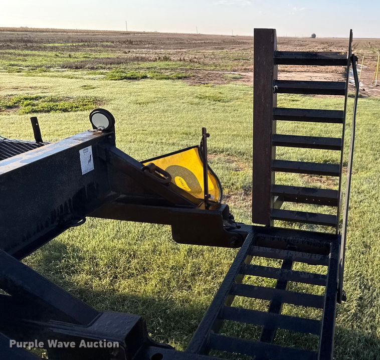 image for item EP0631 2012 B-B sprayer trailer