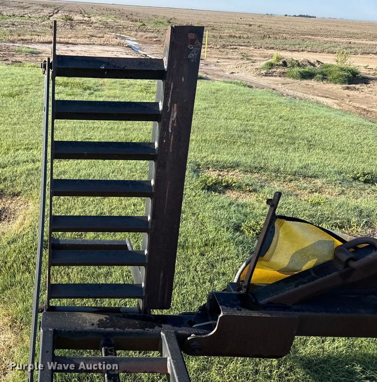 image for item EP0631 2012 B-B sprayer trailer