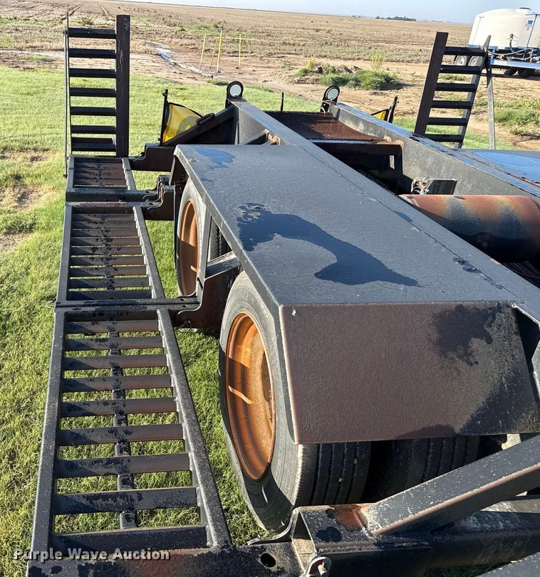 image for item EP0631 2012 B-B sprayer trailer