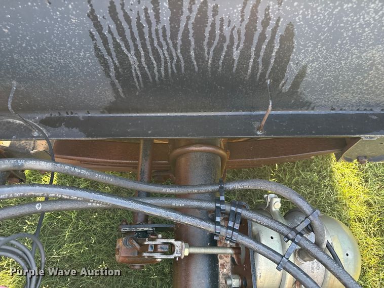 image for item EP0631 2012 B-B sprayer trailer