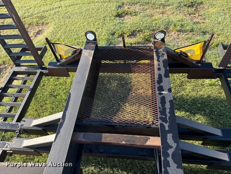 image for item EP0631 2012 B-B sprayer trailer