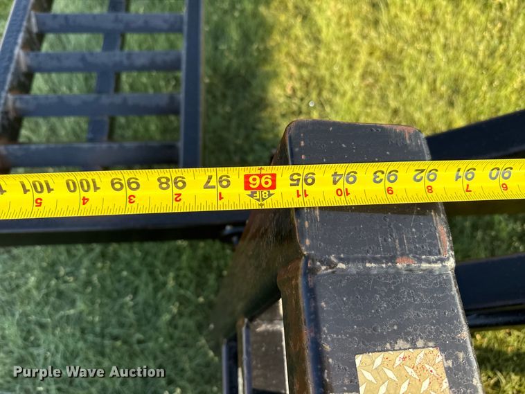 image for item EP0631 2012 B-B sprayer trailer