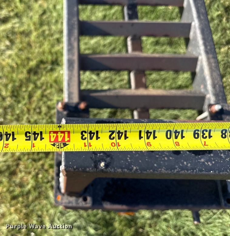 image for item EP0631 2012 B-B sprayer trailer