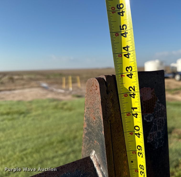 image for item EP0631 2012 B-B sprayer trailer