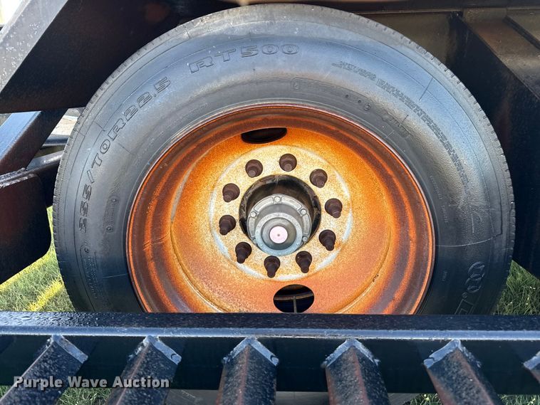 image for item EP0631 2012 B-B sprayer trailer