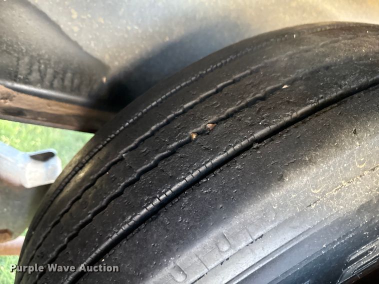 image for item EP0631 2012 B-B sprayer trailer