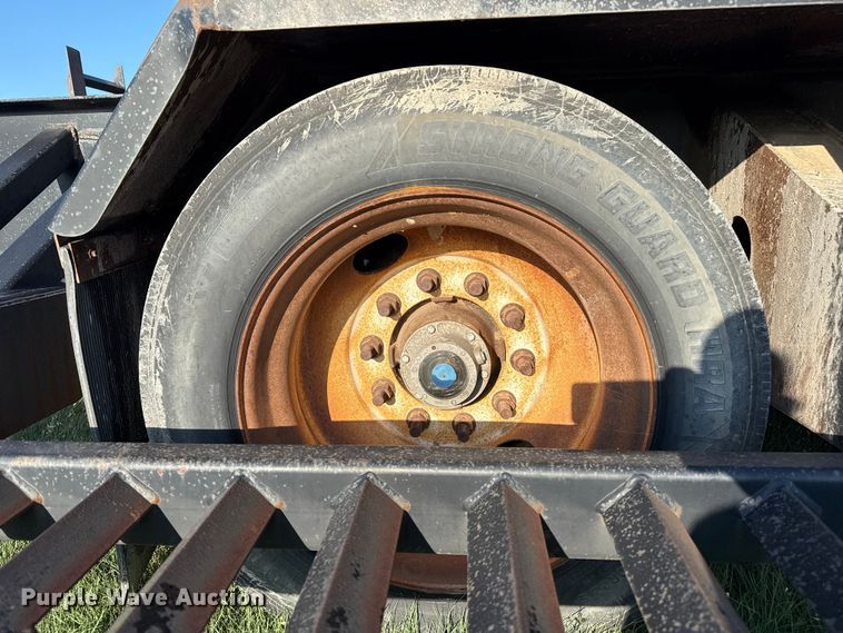 image for item EP0631 2012 B-B sprayer trailer