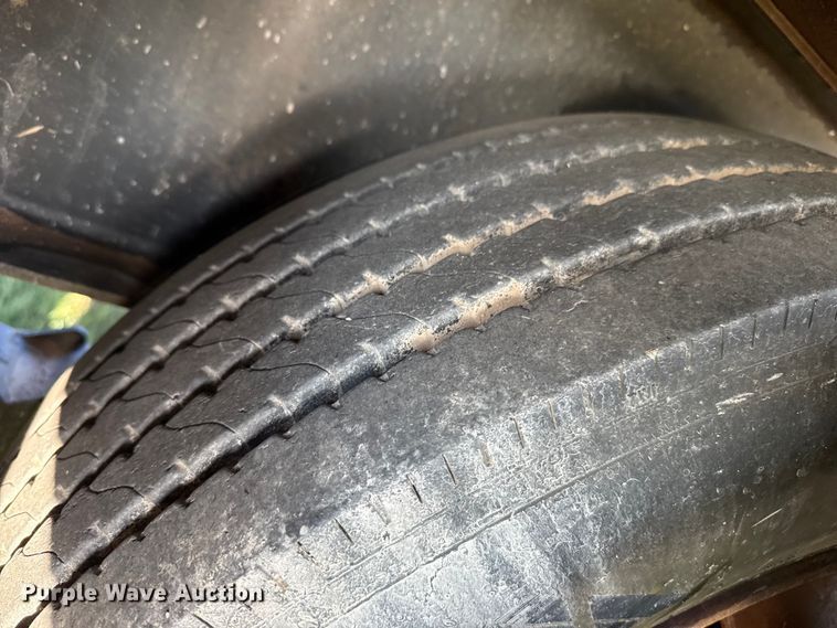 image for item EP0631 2012 B-B sprayer trailer