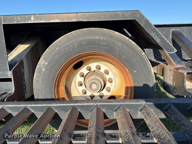 image for item EP0631 2012 B-B sprayer trailer