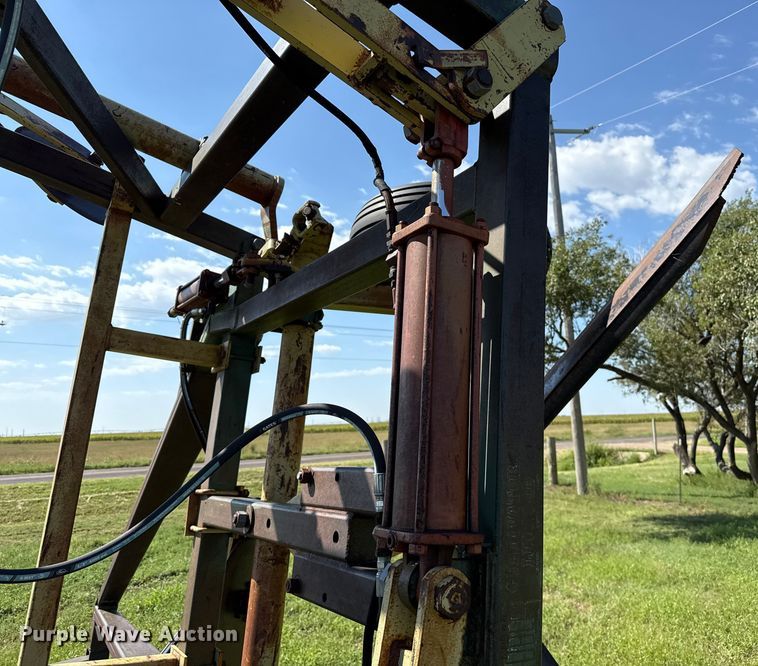 image for item EP0637 1979 Noble sweep plow