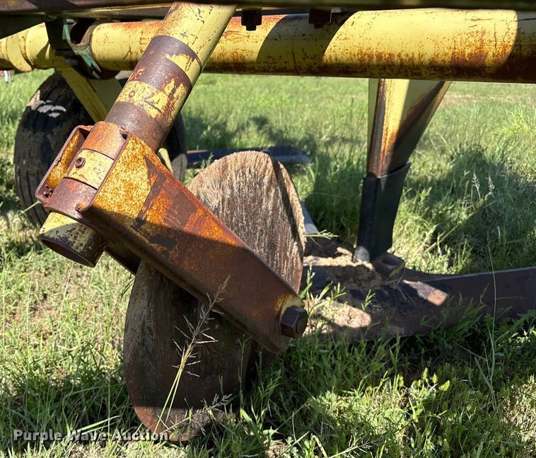 image for item EP0637 1979 Noble sweep plow