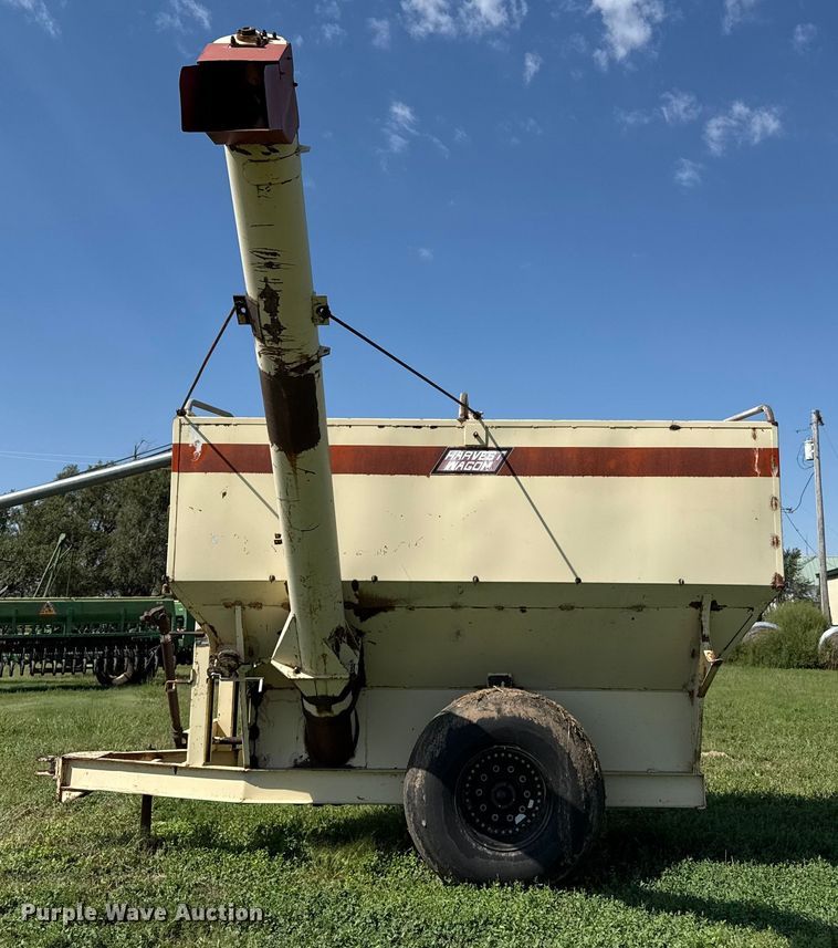 image for item EP0641 BJM HW4000 grain cart