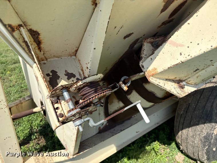 image for item EP0641 BJM HW4000 grain cart