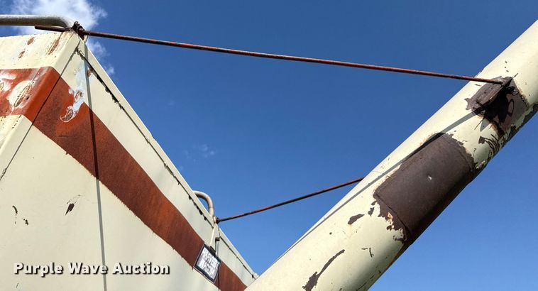 image for item EP0641 BJM HW4000 grain cart