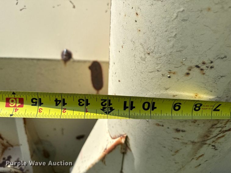 image for item EP0641 BJM HW4000 grain cart