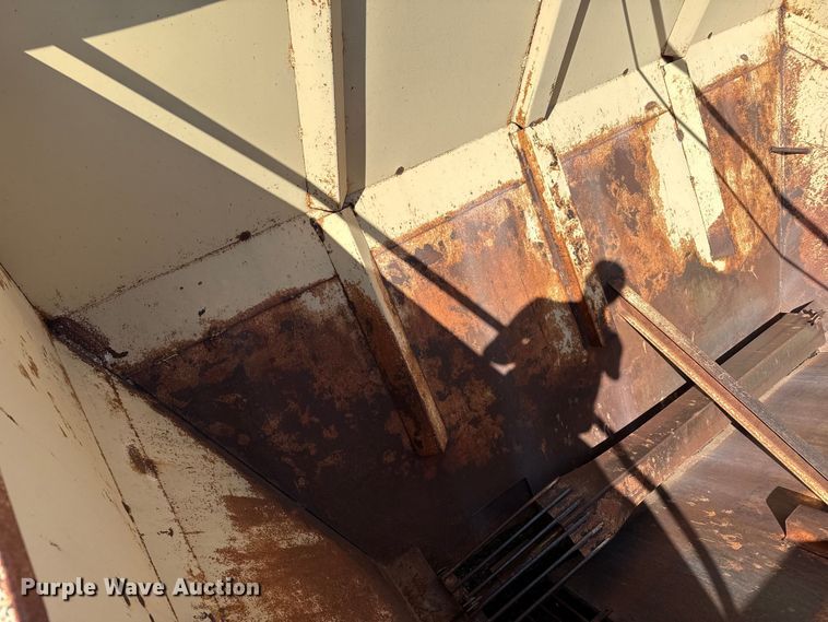 image for item EP0641 BJM HW4000 grain cart